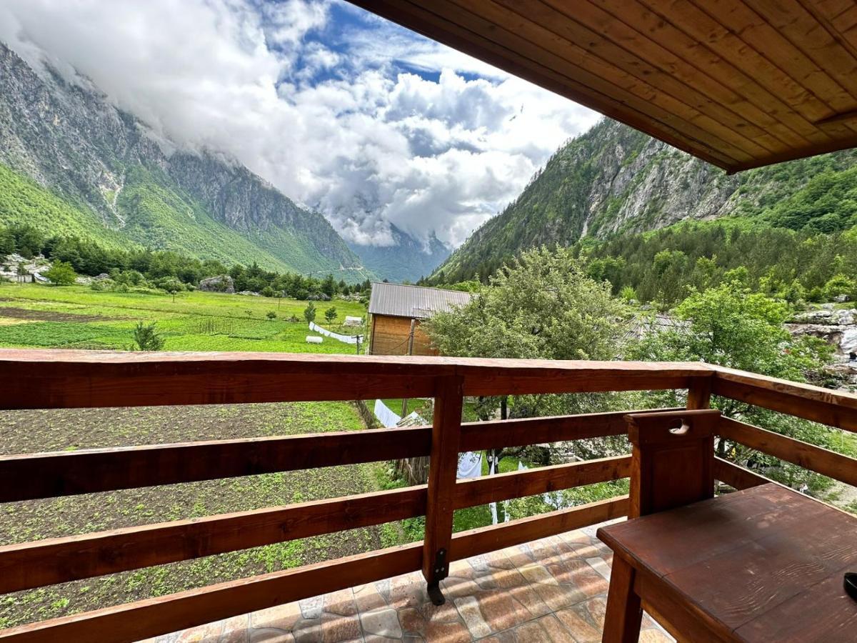 Residence Quku Valbones Eksteriør bilde