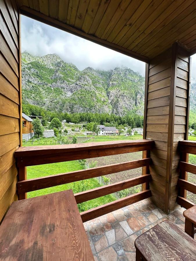 Residence Quku Valbones Eksteriør bilde